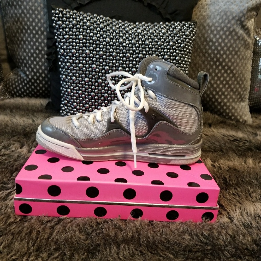 SOLD Big Kids Grey Nike High Top Jordans - Picture 5 of 8